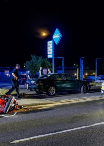 Polizei nimmt den Unfall in Elsterwerda auf