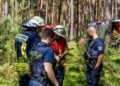 Einsatzkräfte beim Waldbrand bei Alt-Schadow