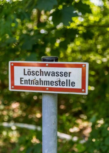 Schild Wasserentnahmestelle am See bei Alt-Schadow