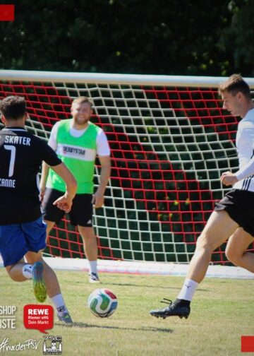 Spielszene vor dem Tor bei der Mini-WM in Luckau
