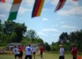 Länderflaggen über dem Kleinfeld bei der Mini-WM in Luckau