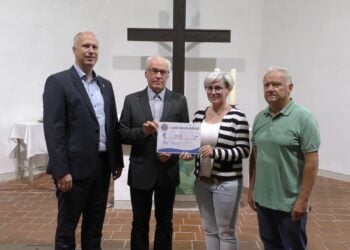 Scheckübergabe des Lions Clubs Senftenberg an den evangelischen Kirchengemeindeverband Lauchhammer