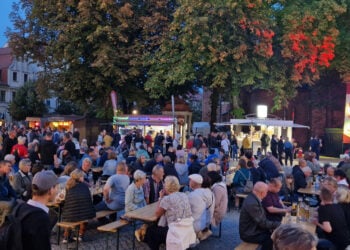 Stimmung beim Weinfest in Bad Liebenwerda – Foto: HHG Bad Liebenwerda e.V.