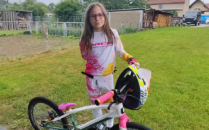 Zehnjährige Teja Rückmann aus Cottbus reist zur BMX-WM nach Australien