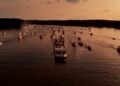 Bootskorso auf dem Schwielochsee im Abendlicht