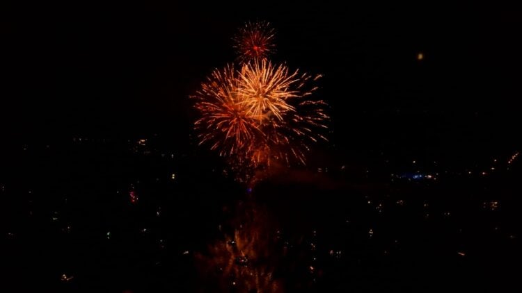 Höhenfeuerwerk über dem Schwielochsee beim Bootskorso