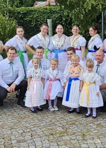 Wendische Trachtengruppe beim Ströbitzer Erntefest