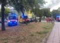 Feuerwehrfahrzeuge vor dem Pflegeheim in Ströbitz