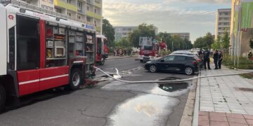 Einsatzkräfte der Feuerwehr am Pflegeheim in Cottbus-Ströbitz