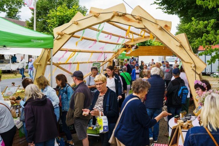 Brotmarkt Zeischa: Besucherandrang rund um die Mondsichel beim Naturparkfest