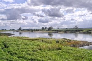Niedrigwasser legt Schifffahrt auf Oder und Elbe lahm