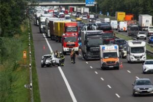 Drei Verletzte bei Verkehrsunfall auf A10 bei Rangsdorf