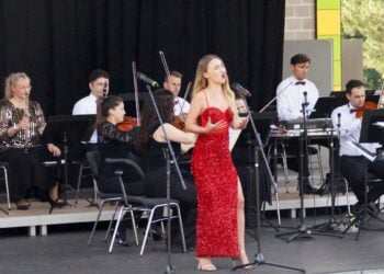 Open Air Lübbenau: Das Brandenburgische Konzertorchester Eberswalde bei einem Open-Air-Konzert