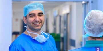 Herzchirurg Temirlan Erkenov am Sana-Herzzentrum Cottbus