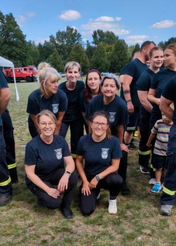 Mannschaft der Freiwilligen Feuerwehr nach dem Wettkampf