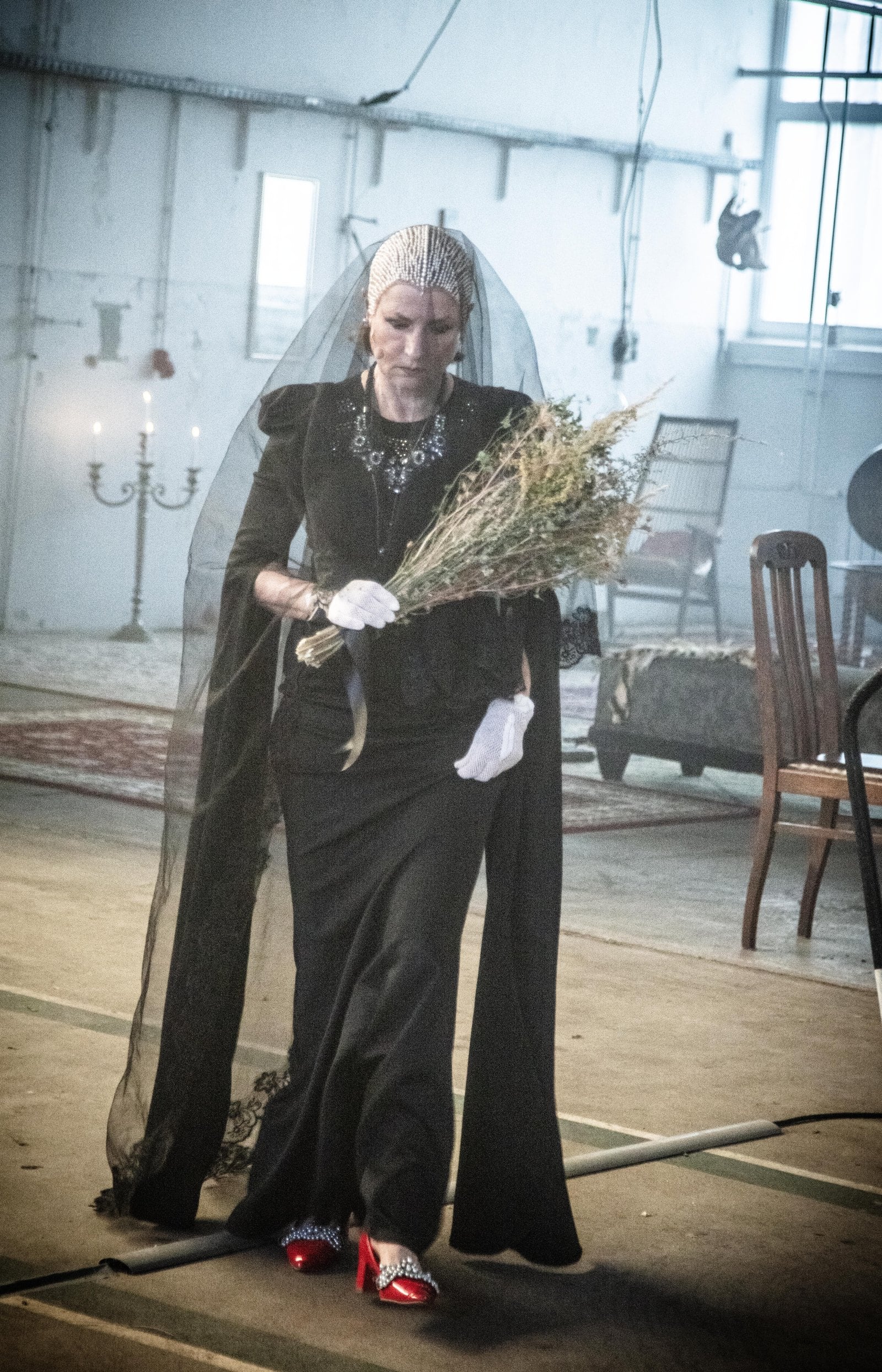 Corinna Harfouch als Gertrud in Hamlet