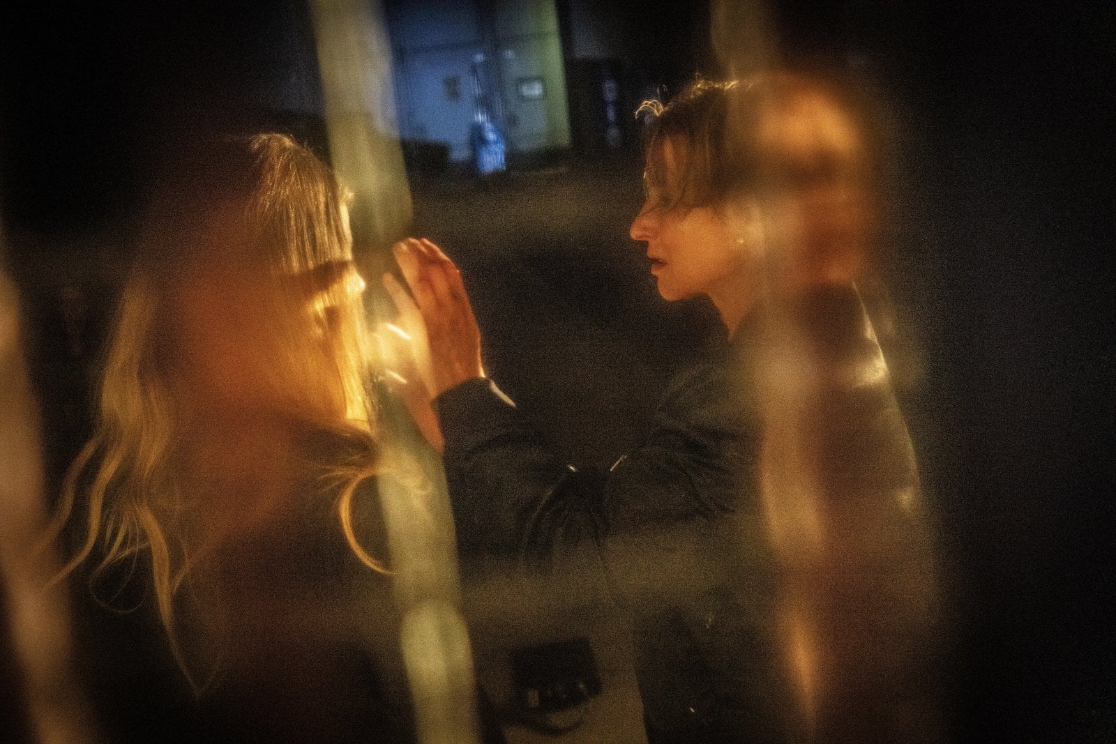 Linn Reusse und Corinna Harfouch als Hamlet und Gertrud