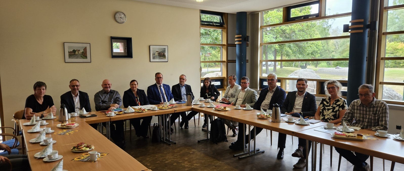 Gesprächsrunde mit Minister Crumbach im Neupetershainer Wasserturm