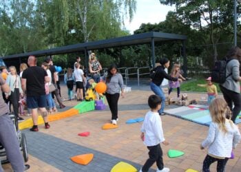 Familien und Kinder beim Stadtteilfest im Frankfurter Norden
