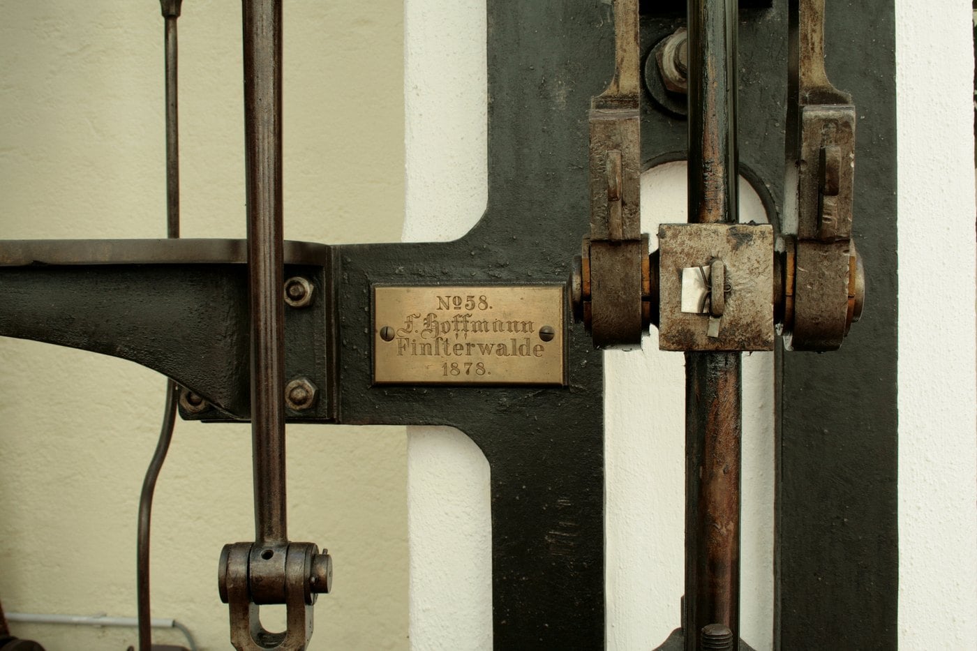 Wanddampfmaschine von 1878 in Finsterwalde