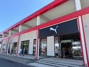 Neues Outlet-Gebäude mit Puma und Only & Sons in Schwarzheide eröffnet