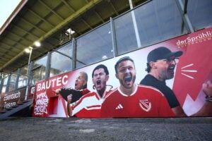 Geyer, Wollitz, Fans & mehr: Neugestaltete Bande erzählt FCE-Geschichte