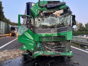 Ein Toter nach Auffahrunfall im Stau auf der A15