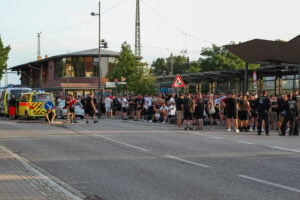 Nach FCE-Spiel: Zug mit Hannover-Fans bei Königs Wusterhausen evakuiert