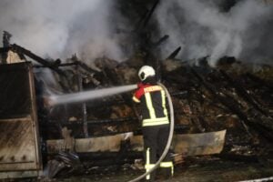 Großbrand in Neupetershain – fünf Dieseltanks explodieren