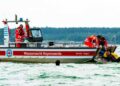 Rettungskräfte der Wasserwacht Hoyerswerda bei einer Übung auf einem Lausitzer See