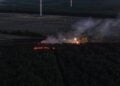 Luftaufnahme der Brandfläche zwischen Solarpark und Wald bei Schipkau