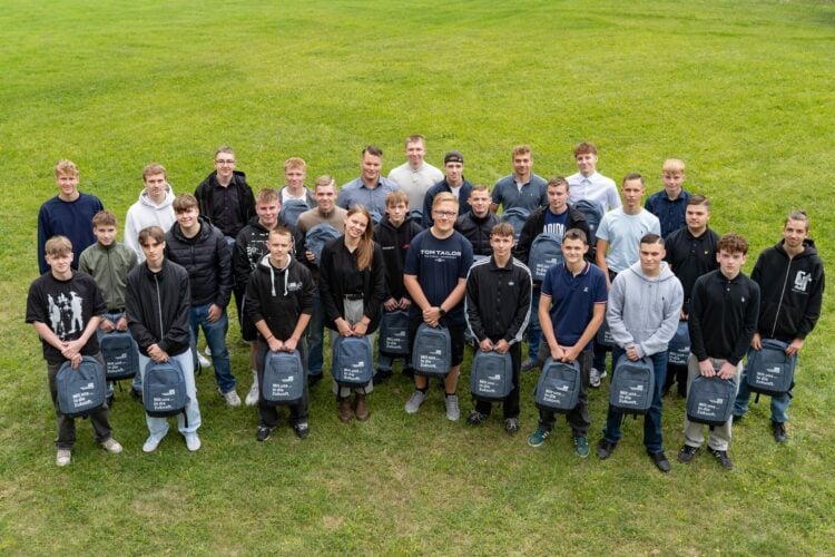 Gruppenbild der neuen Auszubildenden der Lausitzer Wasser GmbH
