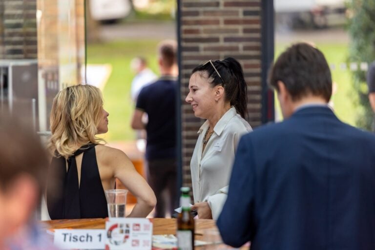 Gäste der „Beats & Business“-Party im Cottbuser Dieselkraftwerk