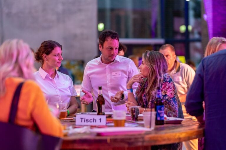 Gäste der „Beats & Business“-Party im Cottbuser Dieselkraftwerk