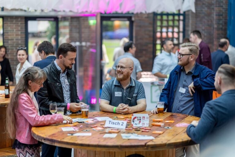 Gäste der „Beats & Business“-Party im Cottbuser Dieselkraftwerk