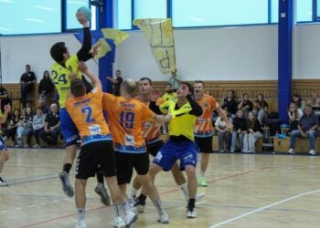 Handballspiel der TSG Lübbenau 63 gegen die SG OSF Berlin in der Gelb-Blau-Arena
