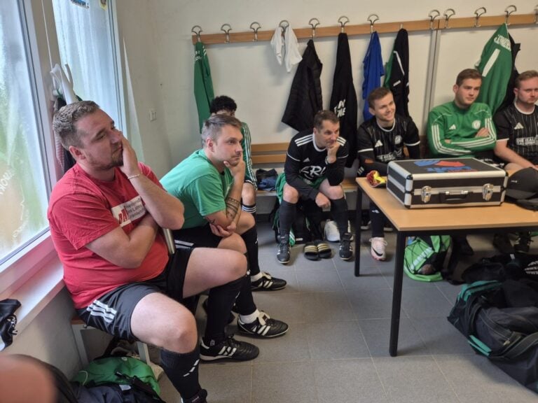 Zweite Männermannschaft der BSG Chemie Schwarzheide beim Spiel in Hirschfeld