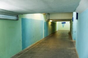 Staatsschutz ermittelt nach NS-Schriftzug am Bahnhof Calau