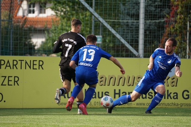 Spielszene aus der Partie SpVgg Finsterwalde gegen Blau-Weiß Lichterfeld