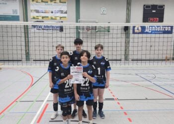 Nachwuchsvolleyballer des VC Herzberg beim Spiel in der Elsterlandhalle