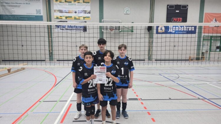 Nachwuchsvolleyballer des VC Herzberg beim Spiel in der Elsterlandhalle