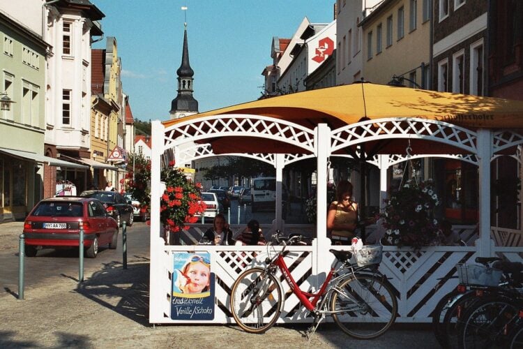 Blick in die Lange Straße in Spremberg mit Blick auf die Kreuzkirche