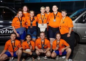Das deutsche Sumo-Team mit den Spremberger Medaillengewinnern bei der Kadetten-EM in Veszprém