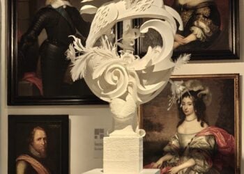 Papierskulptur Freiheit des Willens von Asya Kozina