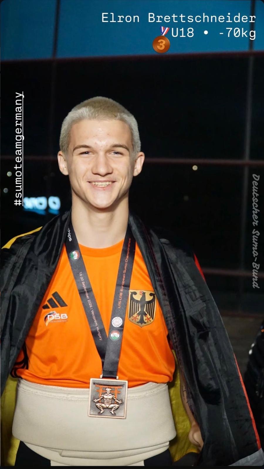 Elron Brettschneider mit seiner Bronzemedaille