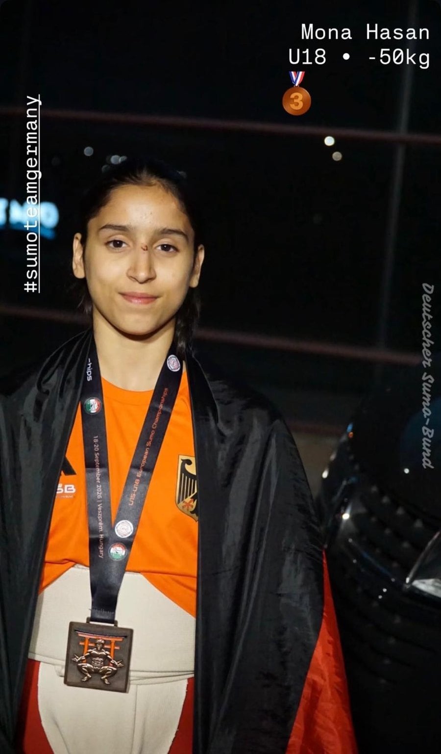 Mona Hasan mit ihrer Bronzemedaille in der U18