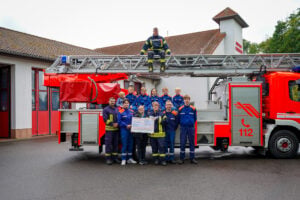 WIS spendete 410 Euro für Jugendfeuerwehr in Vetschau und Missen