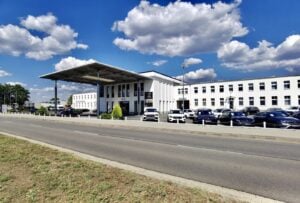 Autohaus Cottbus (AHC) GmbH: KFZ-Mechatroniker Transporter / LKW (m/w/d) in Cottbus