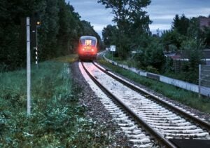Nach Gewitter: ODEG-Triebwagen kollidiert bei Kiekebusch mit Ast