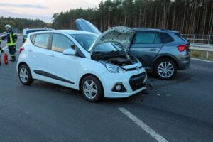 Autounfall bei Kahren: Eine Person verletzt, Straße gesperrt